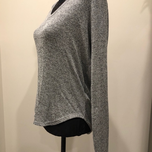 🆕 Express | Grey Double Cut “V” Neck - Picture 5 of 9